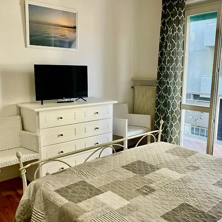 Isola Del Sole & Dionea *