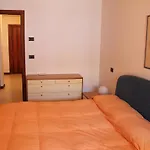 Isola Del Sole & Dionea Apartament *